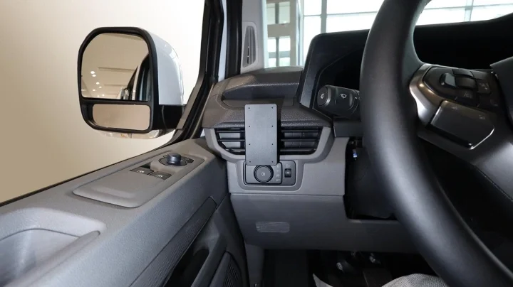 Fri frakt Brodit ProClip, Volkswagen T7 Transporter/Pickup 24-26