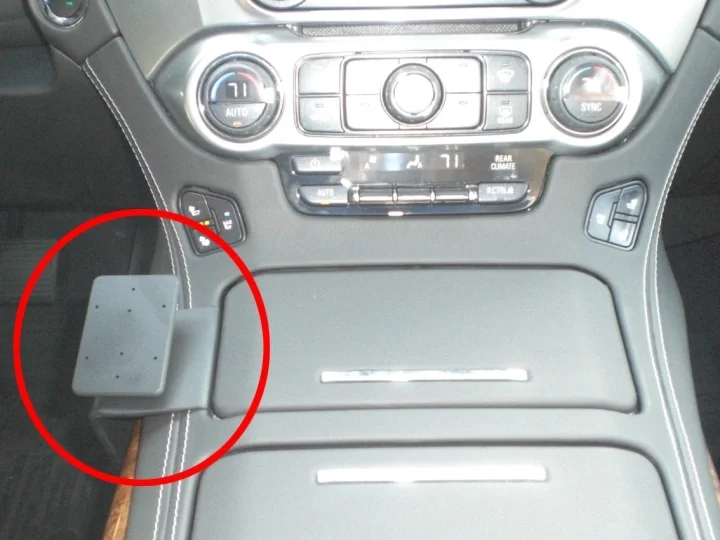 Brodit ProClip, Chevrolet Suburban 15-20 Endast idag