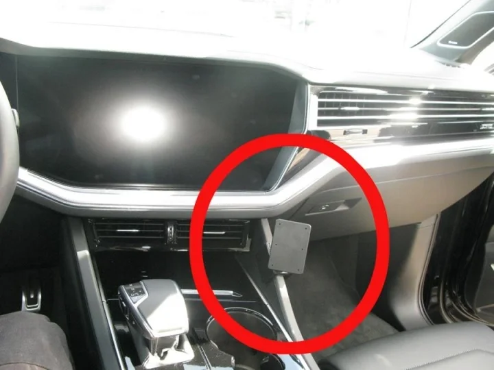 Endast idag Brodit 855424 - Angled mount VW Touareg 2019->